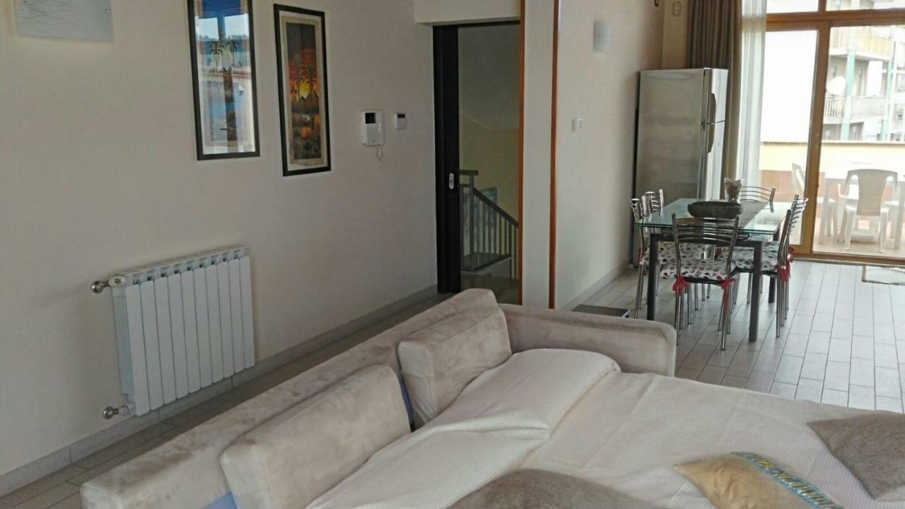 Apartament A Due Passi Da Tutto Katania Zewnętrze zdjęcie
